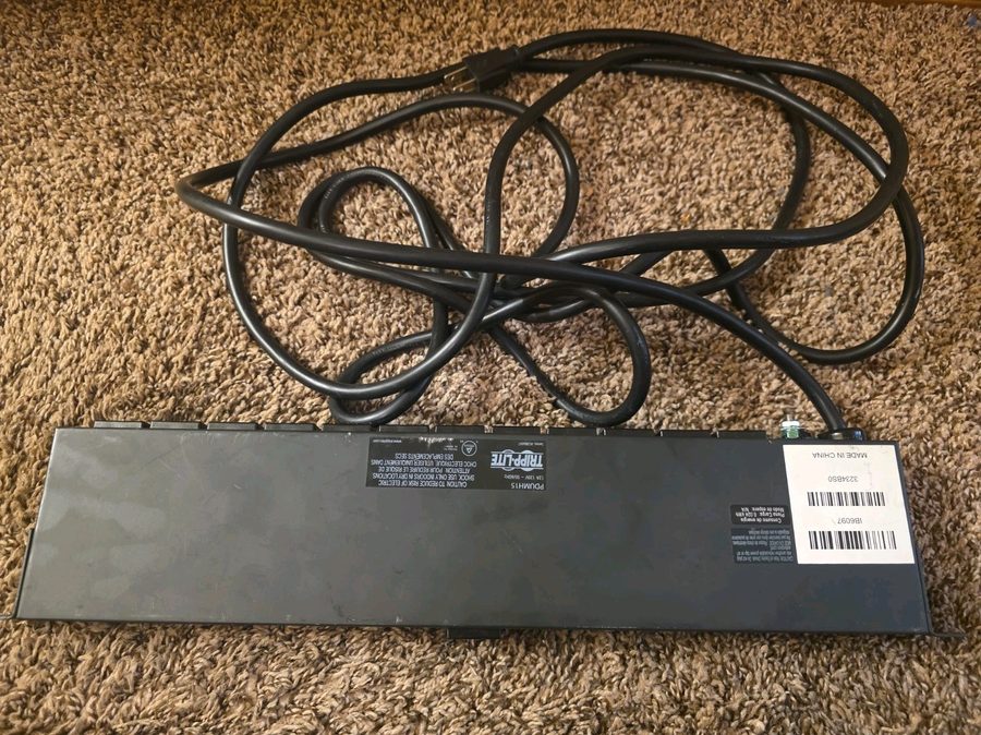 Блок розеток PDU Tripp Lite PDUMH15 1.4kW Metered PDU 120V 13 Outlets 5-15R 5-15