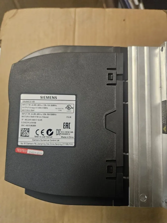 Частотный преобразователь Siemens SINAMICS V20 6SL3210-5BE17-5UV0 3AC 400V 0.75k