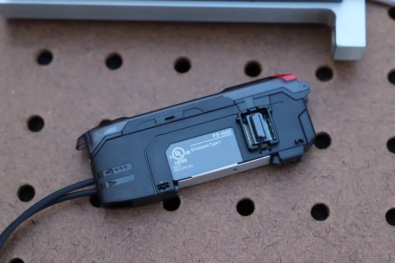 Датчик KEYENCE DIGITAL FIBER OPTIC SENSOR FS-N40