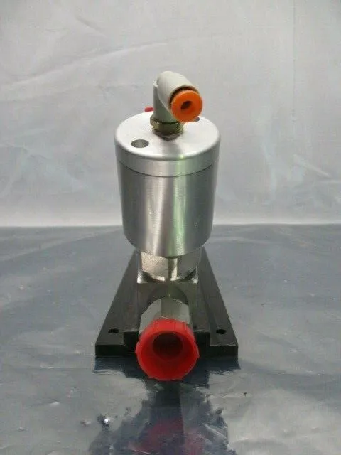 Клапан Swagelok 6LVV-P1V222P-AA 3 Way Gas Valve