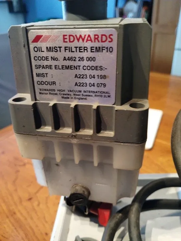 Насос Edwards A65401903 Mechanical pump RV8 shipping — фото лота 2