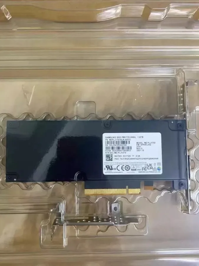 SSD-накопитель Samsung PM1735 1.6TB SSD PCIe 4.0 NVMe HHHL MZPLJ1T6HBJR-00007C M