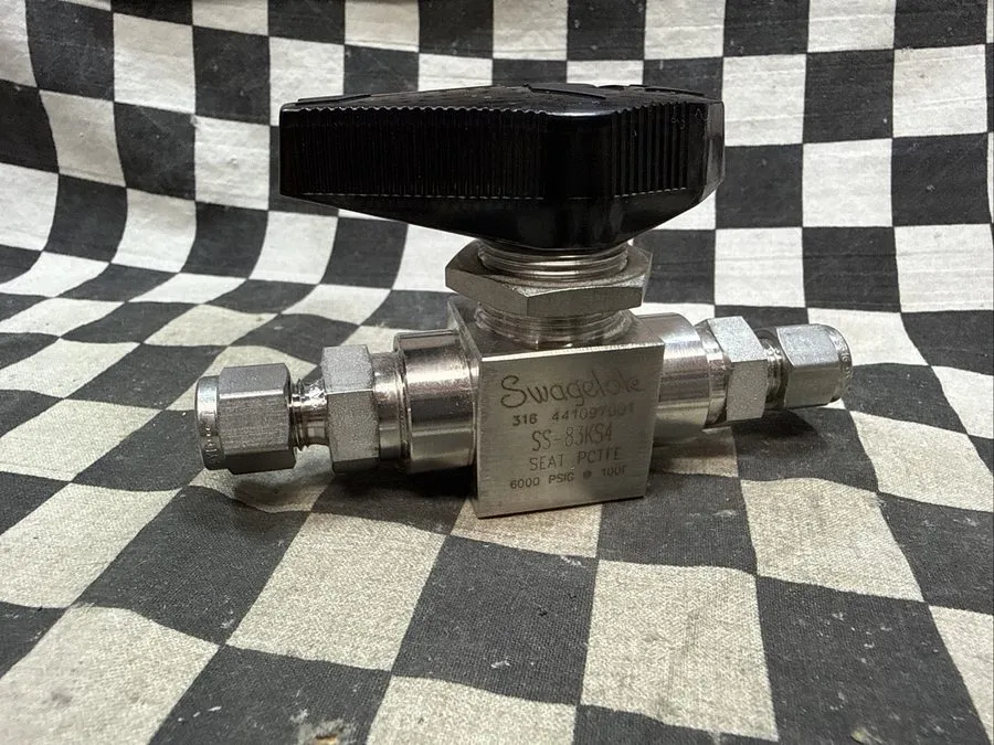 Клапан Swagelok SS-83KS4 Manual Stainless Ball Valve 1/2in NPT 6000 WOG