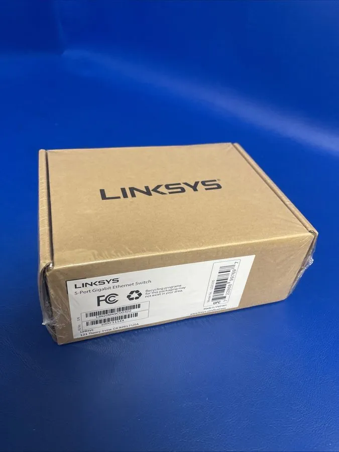 Коммутатор Linksys LGS105 5-Port Gigabit Desktop Ethernet Network Switch