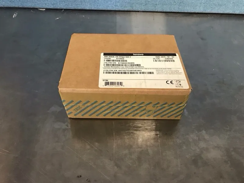 Жёсткий диск Lenovo 81Y9650 81Y3805 81Y9651 900GB 2.5"10K RPM 6G SAS SFF Hard Dr