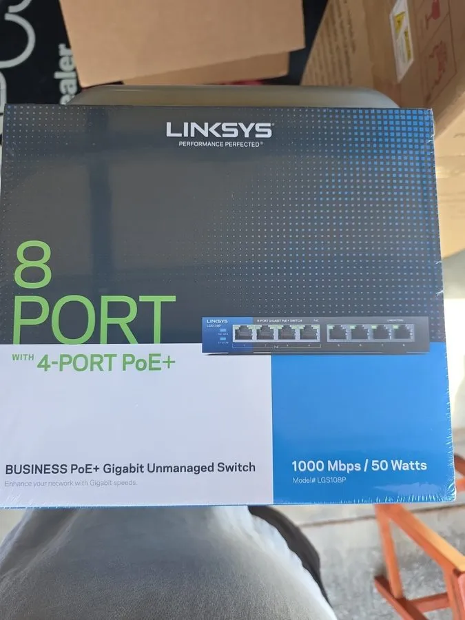 Коммутатор Linksys LGS108PV2 8-Port Buisness Desktop Gigabit PoE+ Switch