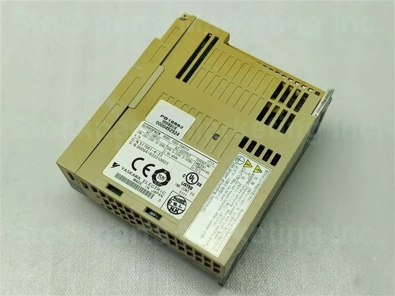 Сервопривод YASKAWA SGDS-04A01A SERVOPACK DRIVE 3PH 0-230V 0-300Hz 2.8A 400W