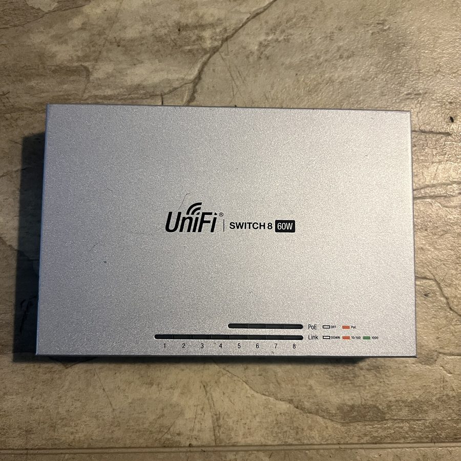 Коммутатор Ubiquiti Networks UniFi Switch 8-ports 60W with 4-ports US-8-60W No