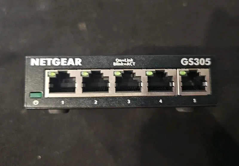Коммутатор GS305V3