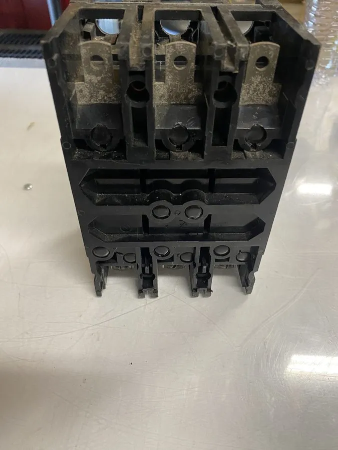 Автоматический выключатель Eaton Cutler Hammer FS340050A 50 Amp 3P 480V Circuit 