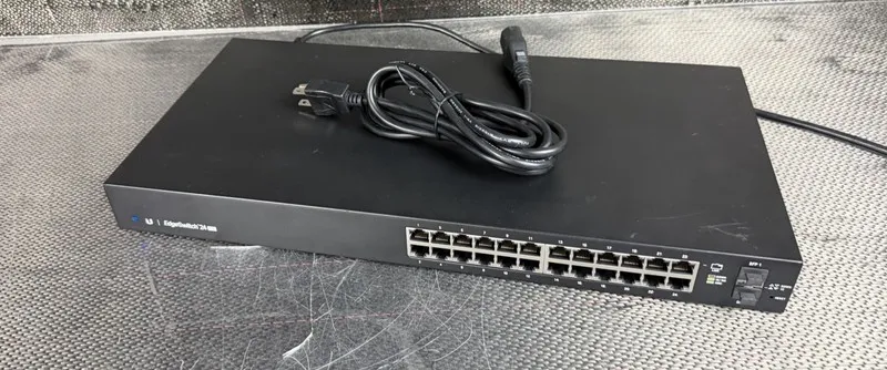Коммутатор Ubiquiti Networks ES-24-LITE 24 Port Ethernet Switch Guaranteed