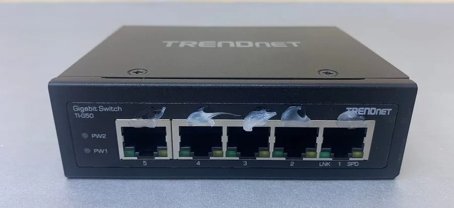 Коммутатор TRENDnet TI-G50 5-Port Hardened Industrial Gigabit DIN-Rail Switch 12