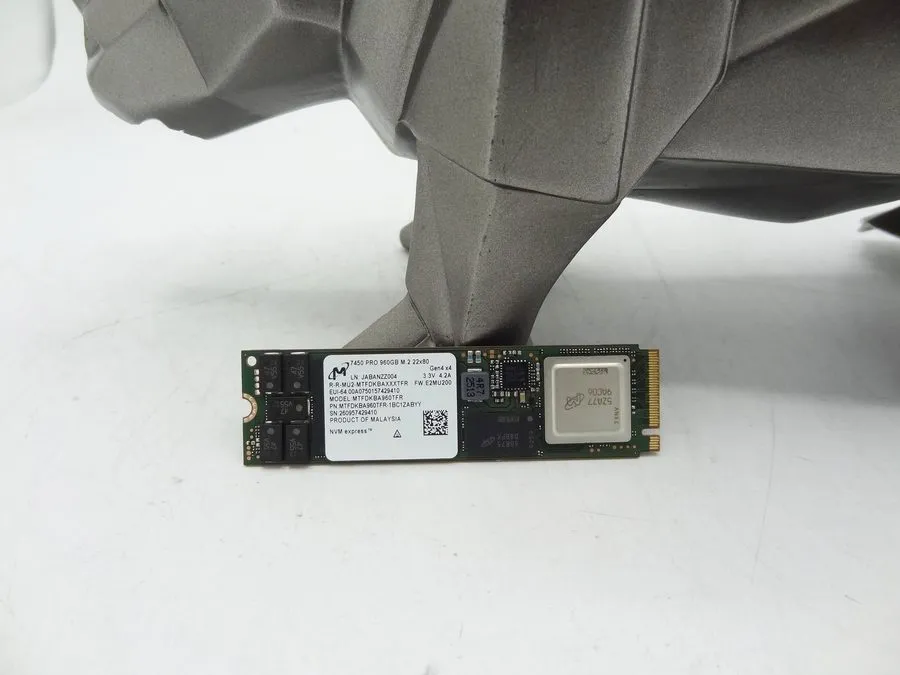 SSD-накопитель 1x MICRON 7450 PRO 960GB M.2 NVME 22x80 Gen4x4 MTFDKBA960TFR-1BC1