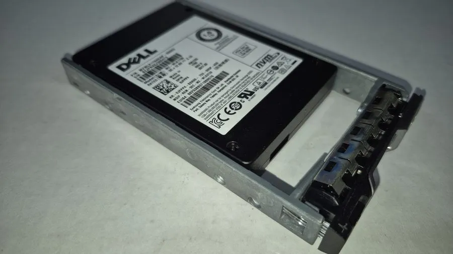 SSD-накопитель Dell / Samsung 1.6Tb NVME SSD SFF Enterprise U.2 Hard Disk PM1725 — фото лота 1