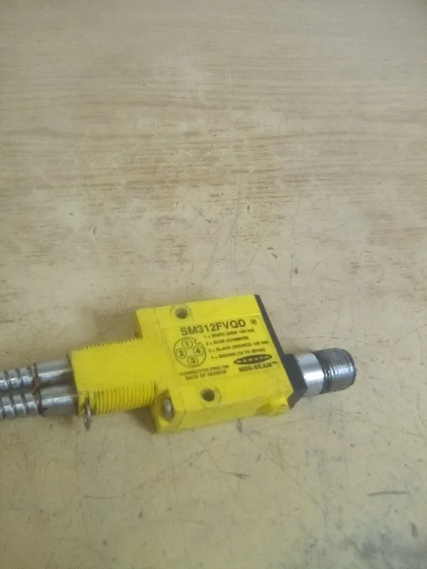Фотоэлектрический датчик Banner 26990 SM312FVQD Mini-Beam Photoelectric Sensor 1