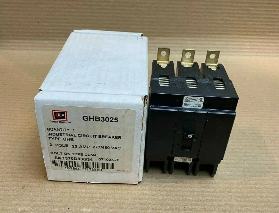 Автоматический выключатель Eaton Cutler Hammer GHB GHB3025 3 Pole 25 Amp 480V Ci
