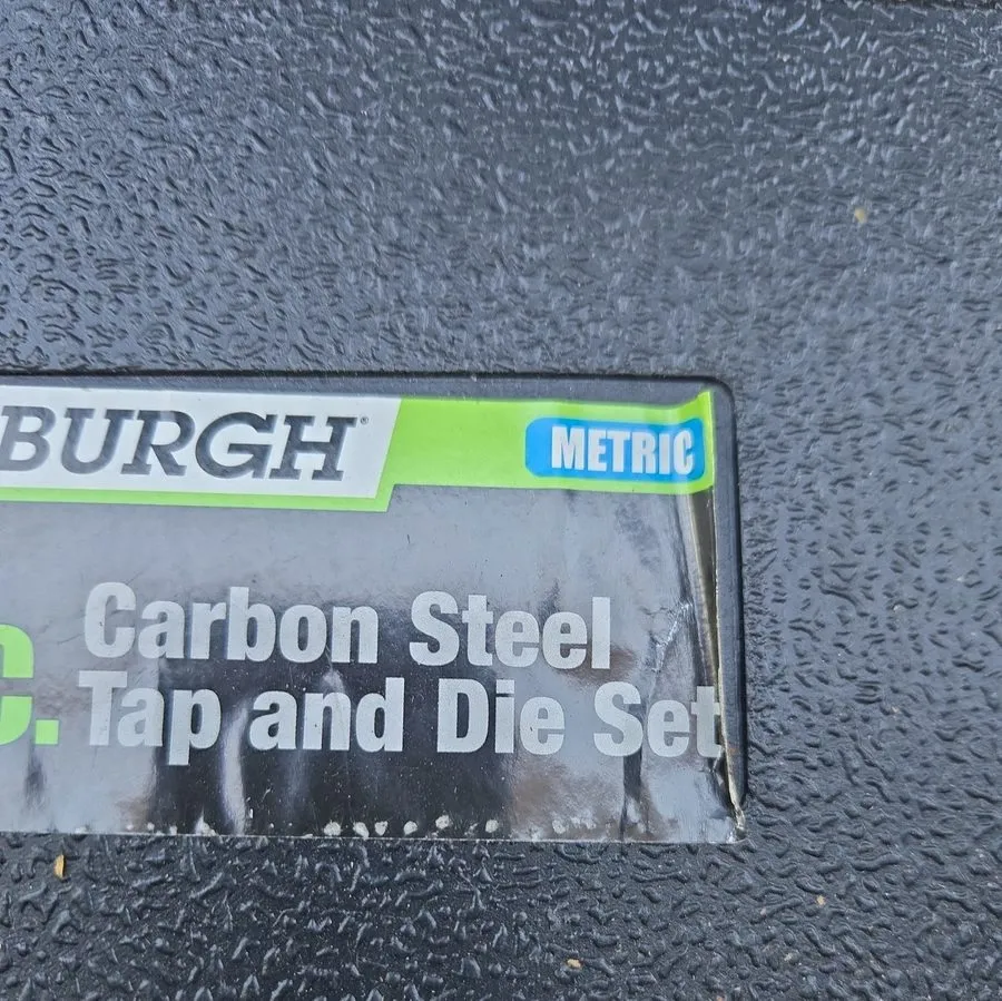 Режущий инструмент PITTSBURG CARBON STEEL TAP & DIE SET 63832 (G124191-2 (R) FF- — фото лота 1