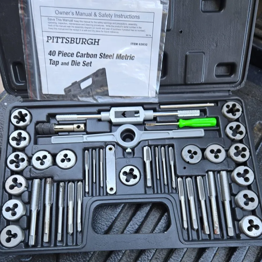 Режущий инструмент PITTSBURG CARBON STEEL TAP & DIE SET 63832 (G124191-2 (R) FF- — фото лота 2