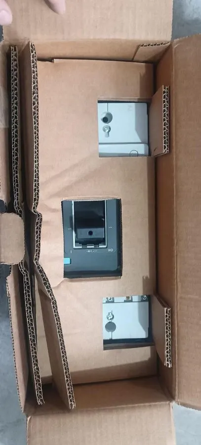 Автоматический выключатель Siemens 3VL4740-2DE36-0AA0 Circuit Breaker Overnight 