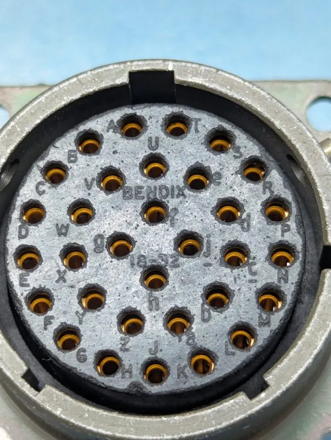 Разъём PT02E-18-32S Amphenol Bendix connector Female 32pins Gold solder cup — фото лота 2