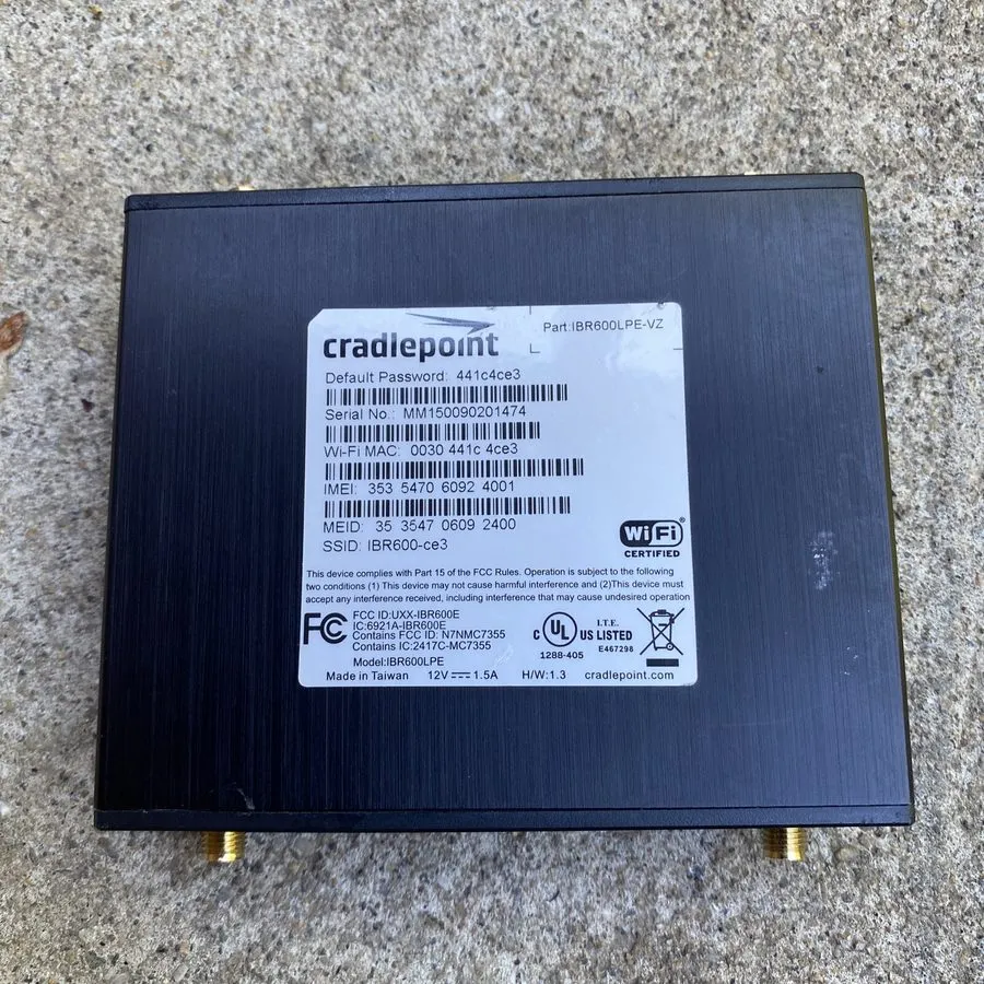 Маршрутизатор CradlePoint IBR600LPE-VZ Verizon Wireless Router w/Antennas D-9