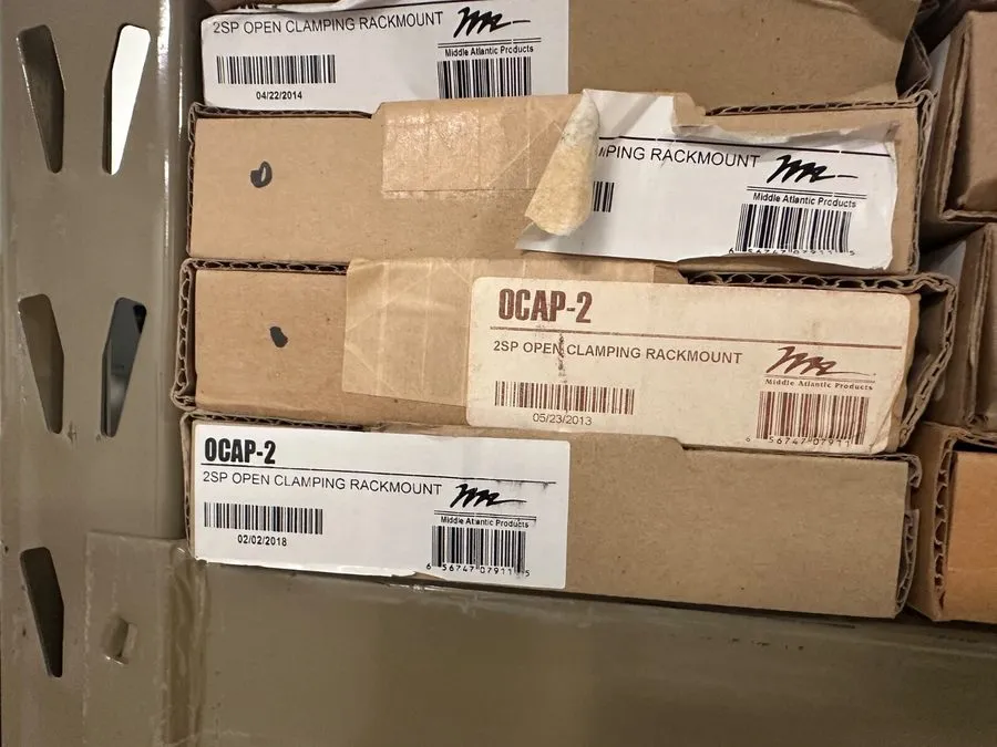 Стойка/шкаф Middle Atlantic 2U OCAP-2 2 Space Open Clamp Adjustable Rack Shelf — фото лота 4
