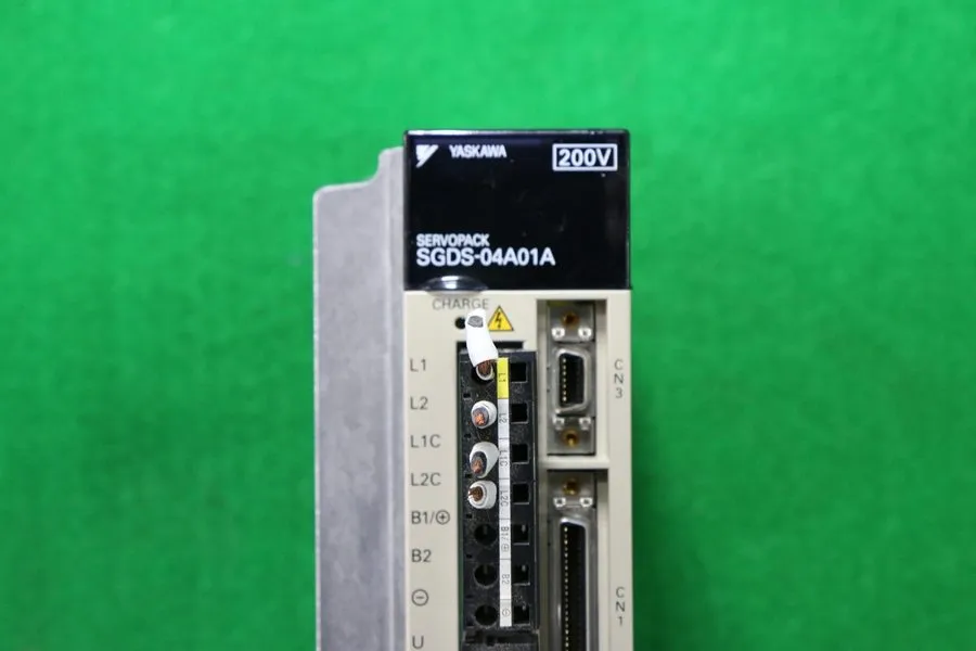 Сервопривод YASKAWA SGDS-04A01A SERVOPACK