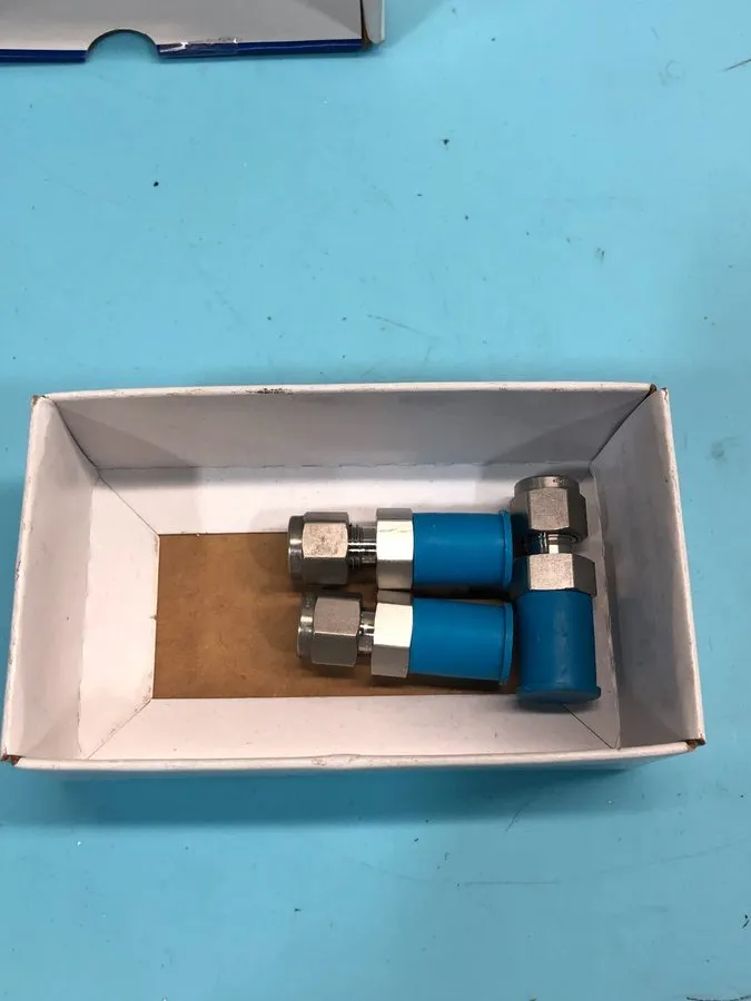 Разъём SWAGELOK SS-400-1-4 SS CONNECTOR FITTING, 1/4" TUBE x 1/4" MNPT MALE