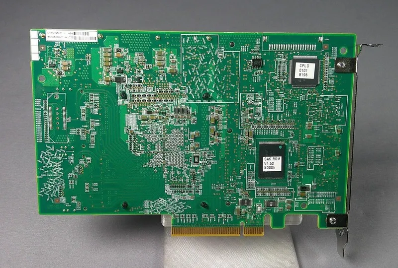 Контроллер HP 761880-001 Smart Array P840 RAID/HBA 12Gb SAS Adapter 726899-001 1