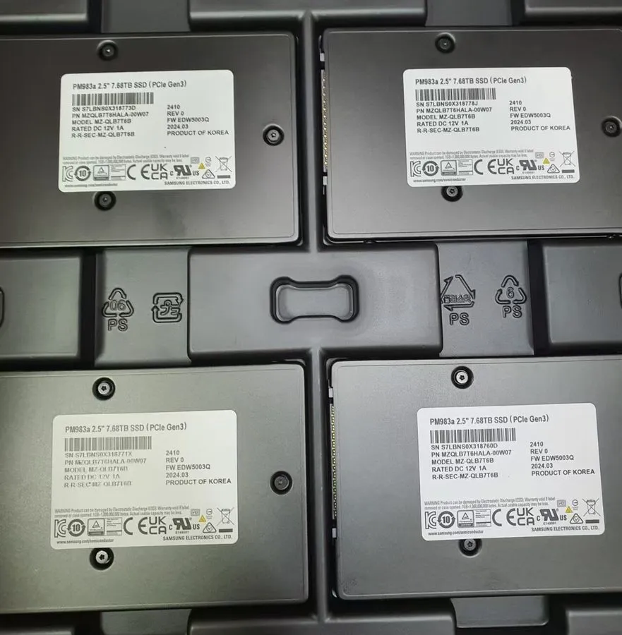 SSD-накопитель Samsung PM983A 7.68TB SSD 2.5" U.2 PCIe Gen3 NVMe MZ-QLB7T6B MZQL
