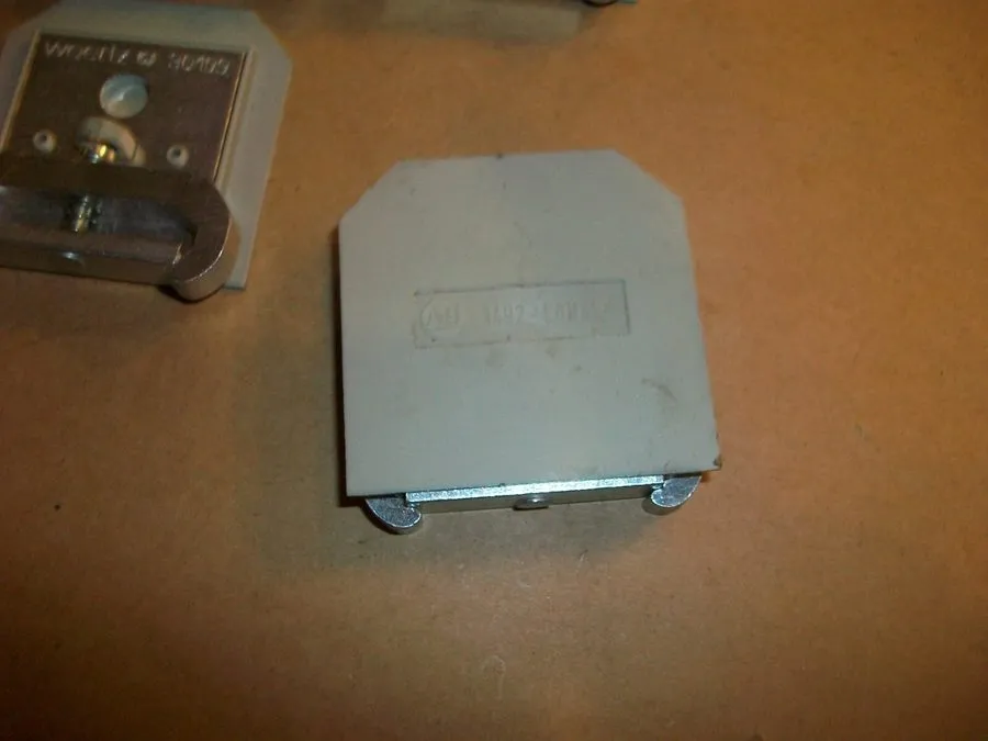 Клеммник Allen-Bradley 1492-EAH35 Woertz 30199 Terminal Block END