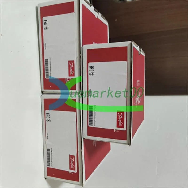 Датчик давления Danfoss EMP 2 084G2110 Pressure Transmitter 24VDC