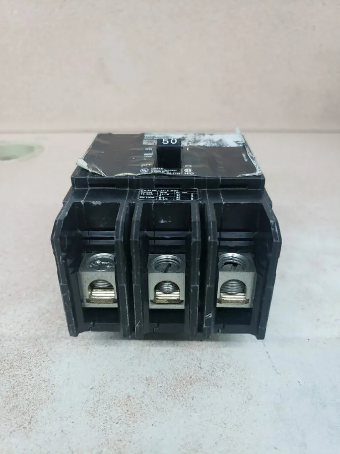 Автоматический выключатель SIEMENS BQD350 50 Amp 3Pole 480V Bolt-On Circuit Brea