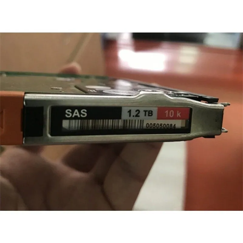 Жёсткий диск EMC 005050084 1.2TB 10K 6Gbps 2.5" SAS HDD V4-2S10-012 V5-2S10-012 