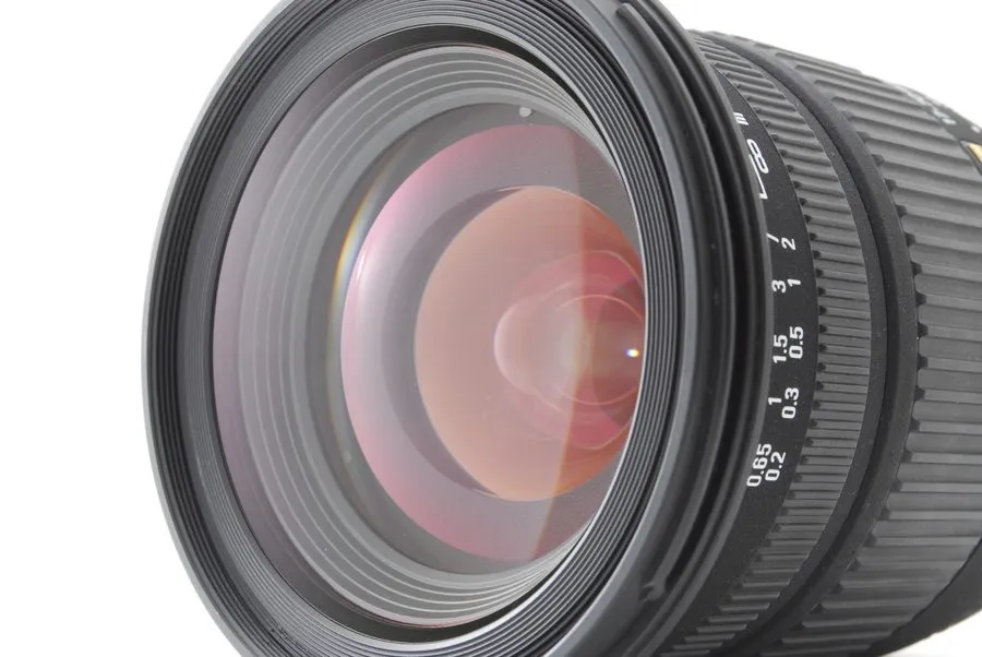 Объектив Sigma DC 17-70mm f2.8-4.5 Macro Zoom Lens
