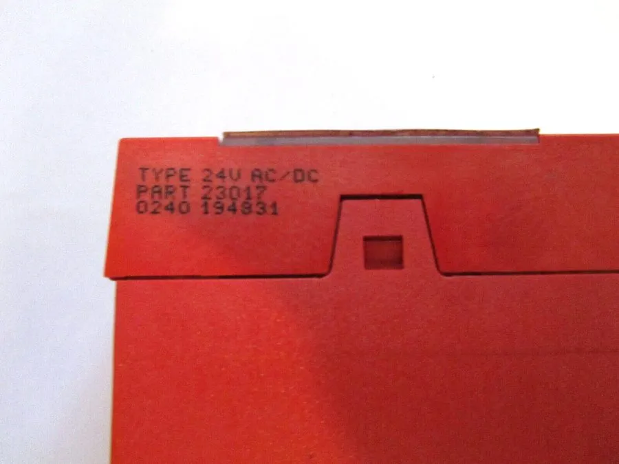 Реле безопасности GUARDMASTER MSR6R/T 23017 SAFETY RELAY ALLEN BRADLEY UNUSED DA