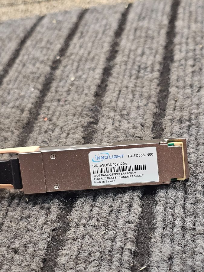 Трансивер InnoLight TR-FC85S-N00 100G BASE QSFP28 SR4 850nm Transceiver QSFP