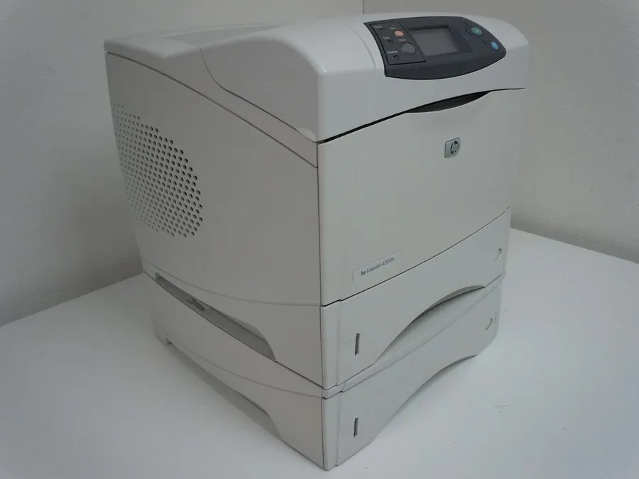 Лазерный принтер HP LaserJet 4300TN Laser Printer w/New Toner & Warr *Network/Pa — фото лота 3