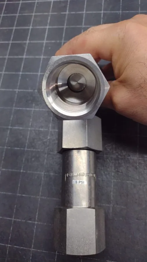 Клапан Swagelok Nupro SS-16C4-5 Stainless Steel Check Valve 1" 5 psi Similar SS-