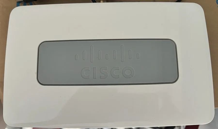 Маршрутизатор Cisco Viptela VEDGE-100M-AC Integrated Services SD-WAN Cloud Edge 