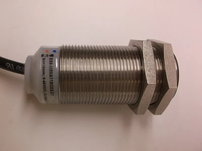 Датчик приближения IFM II0012 Proximity Sensor,Inductive,N.O.,15Mm 20-250V AC 2 