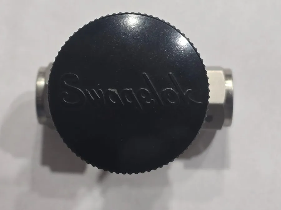 Клапан Swagelok 1/2" Integral Bonnet Needle Valve Vee Stem (SS-1VS8) — фото лота 2