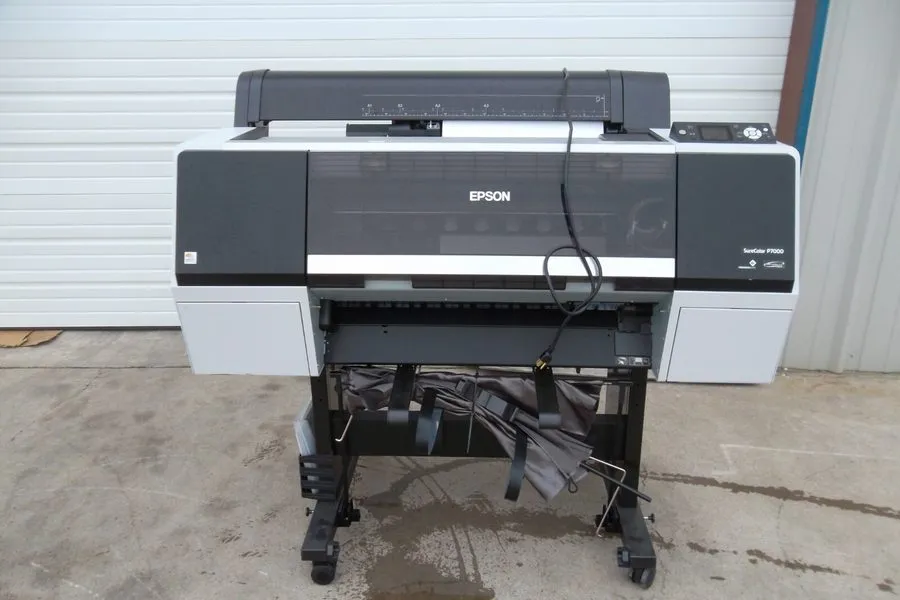 Принтер Epson SureColor P7000 Printer Wide 24" Large Format LAN 2.7" LCD SC-P700