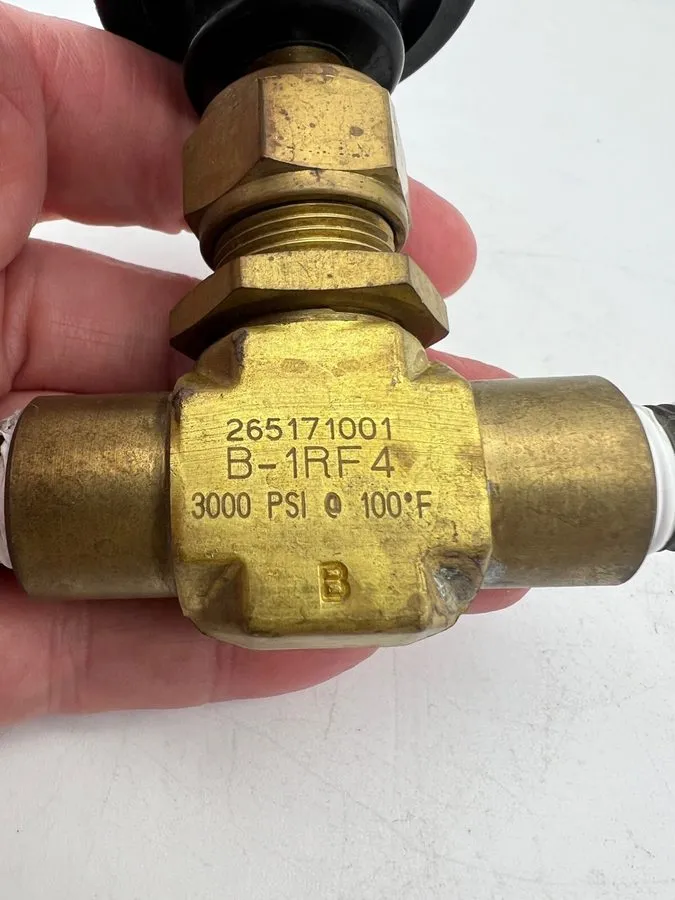 Клапан Swagelok B-1RF4 Brass Integral Bonnet Needle Valve FNSP