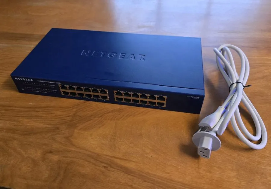 Коммутатор NETGEAR ProSafe JGS524 Plus 24-Port Gigabit Rackmount Switch