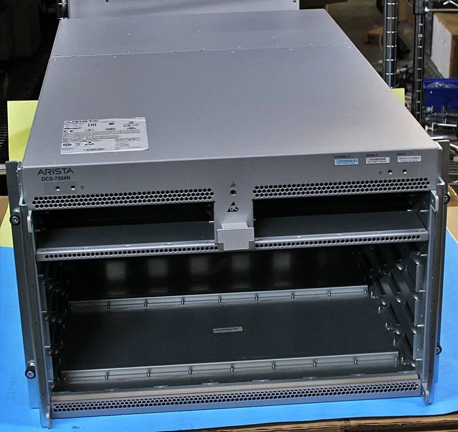 Коммутатор DCS-7504N-CH Arista DCS-7504R-BND Chassis 2x SUP 4x LC 6x FM Slots Sl