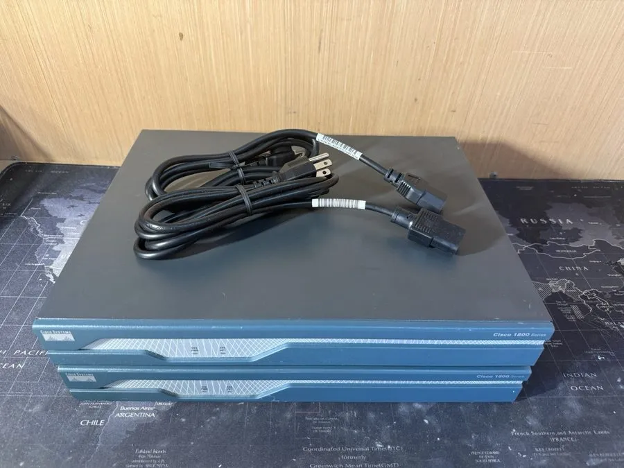Маршрутизатор Cisco 1841 Router WIC-1DSU-T1 64MB Flash Boots IOS 1800 Series CIS
