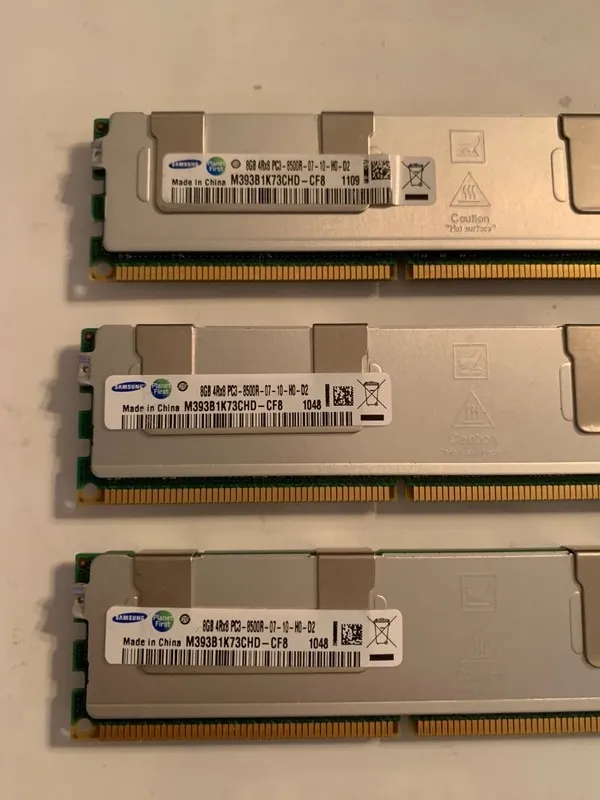 Сервер x 8 GB Samsung M393B1K73CHD-CF8 DDR3 Sticks PC3-8500R Registered Server — фото лота 1