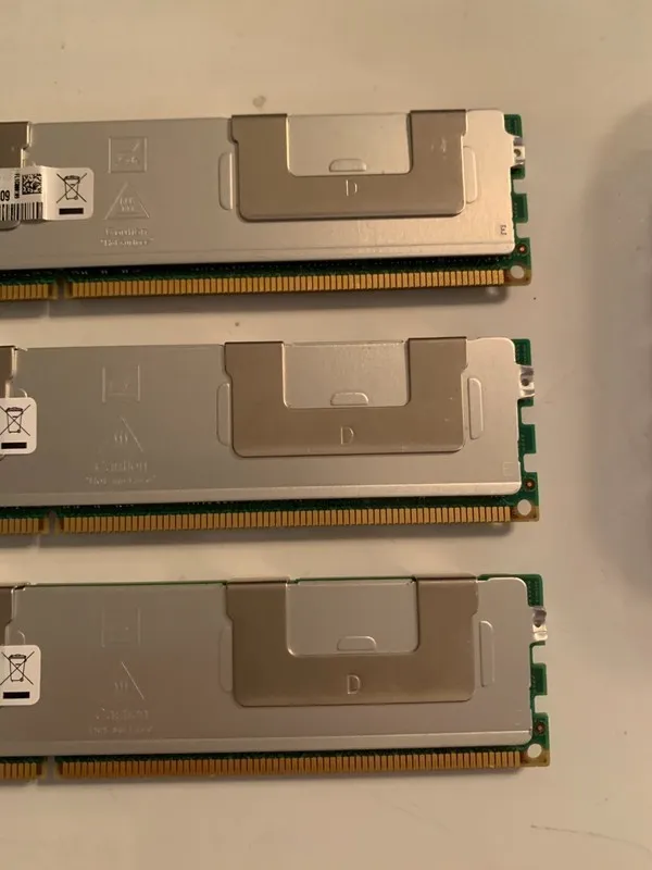 Сервер x 8 GB Samsung M393B1K73CHD-CF8 DDR3 Sticks PC3-8500R Registered Server — фото лота 2