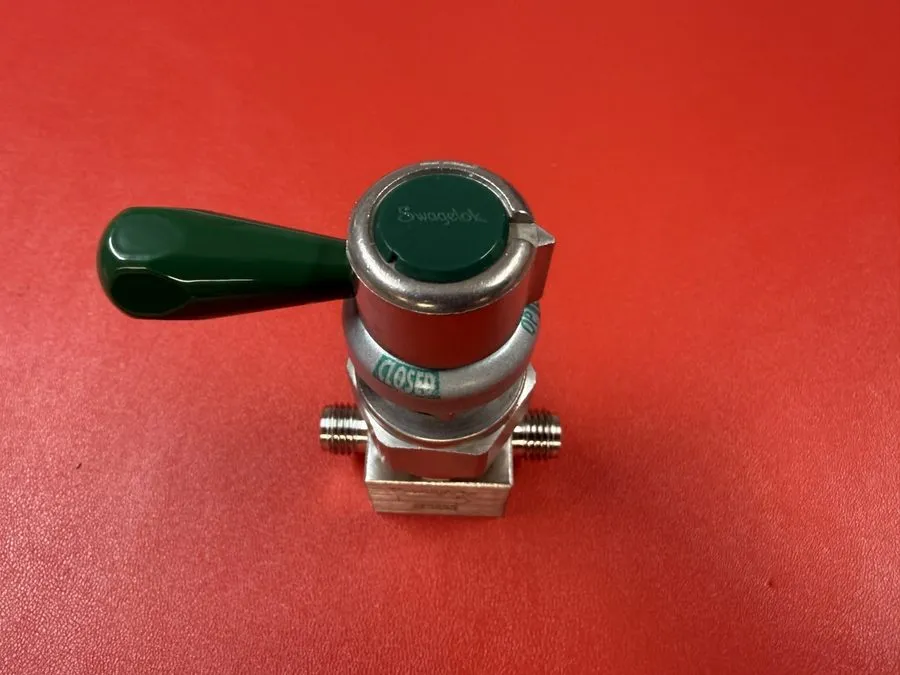 Клапан Swagelok SS-DLS4 SS Instrument Valve Assembly 1/4" MNPT Manual Lever Unus